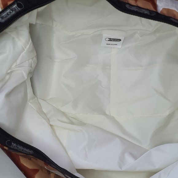 LeSportsac Hobo / crossbody with zippered Toiletry Pouch New without Tag - Picture 10 of 10